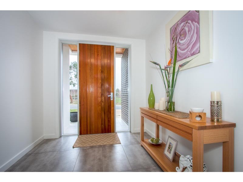 19 Ballymoyer Mews, Woodend VIC 3442