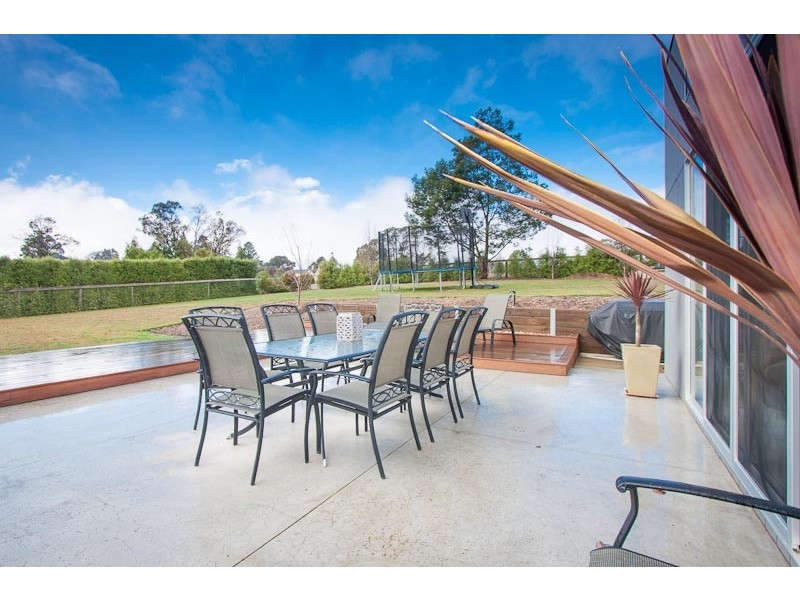 19 Ballymoyer Mews, Woodend VIC 3442