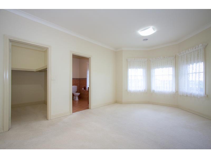 8 Drovers Retreat, Romsey VIC 3434