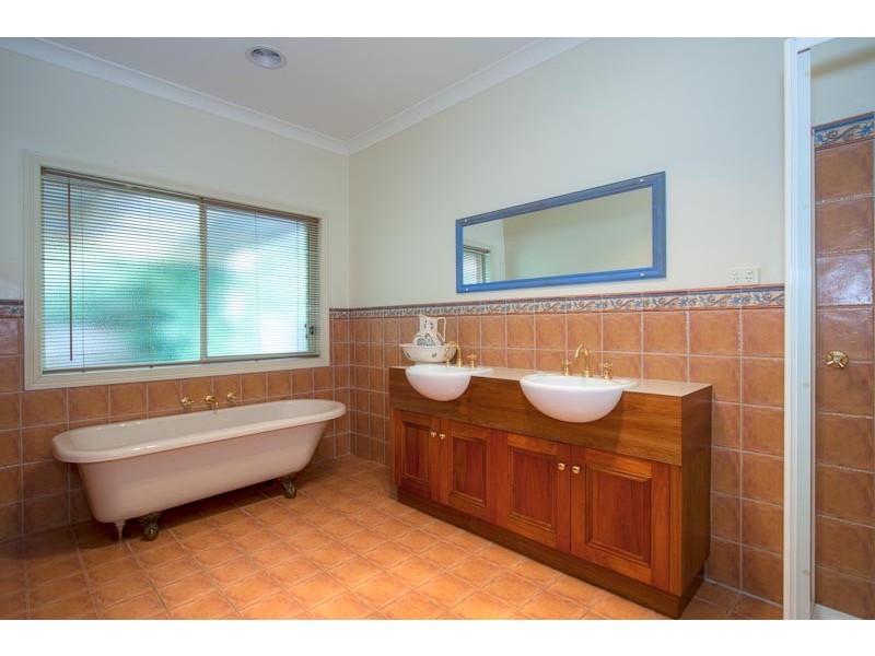 8 Drovers Retreat, Romsey VIC 3434