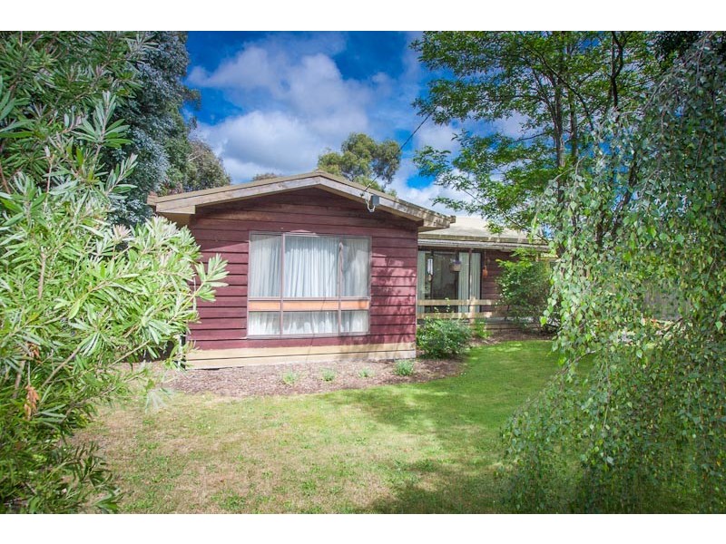 51 High Street, Woodend VIC 3442