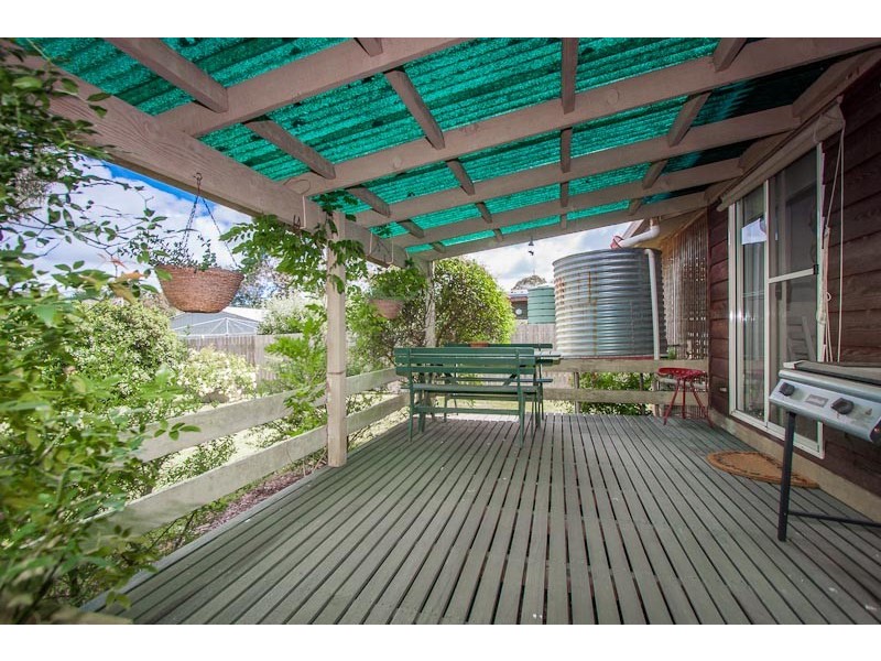 51 High Street, Woodend VIC 3442