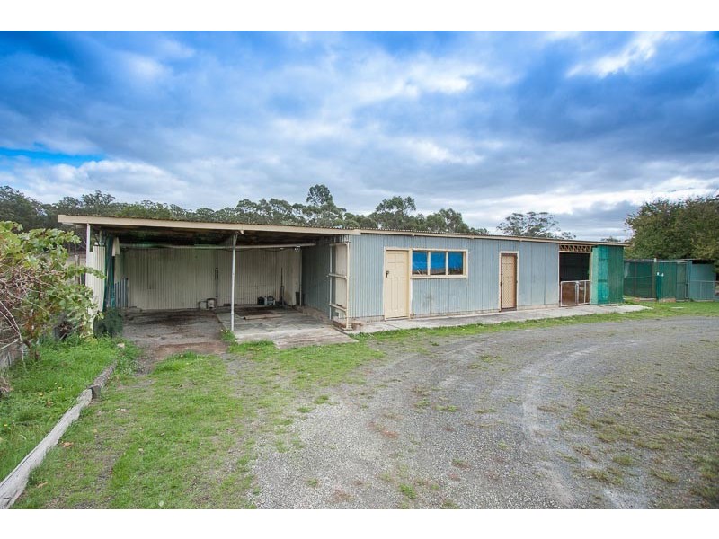 887 Blackforest Drive, Woodend VIC 3442