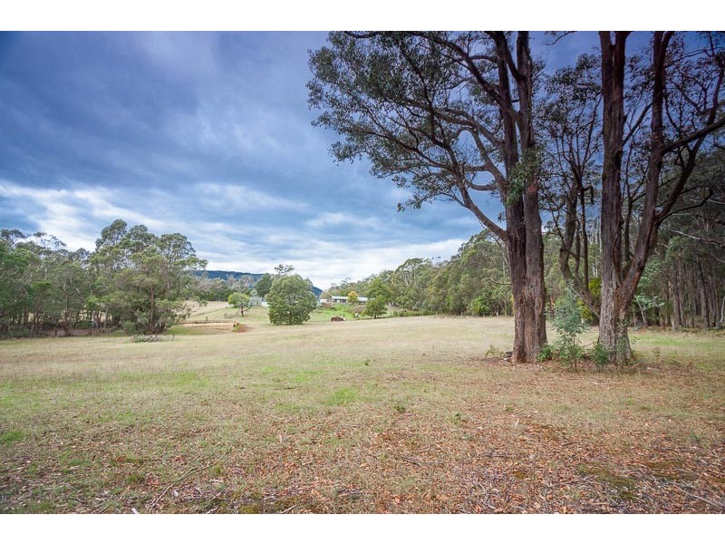 887 Blackforest Drive, Woodend VIC 3442