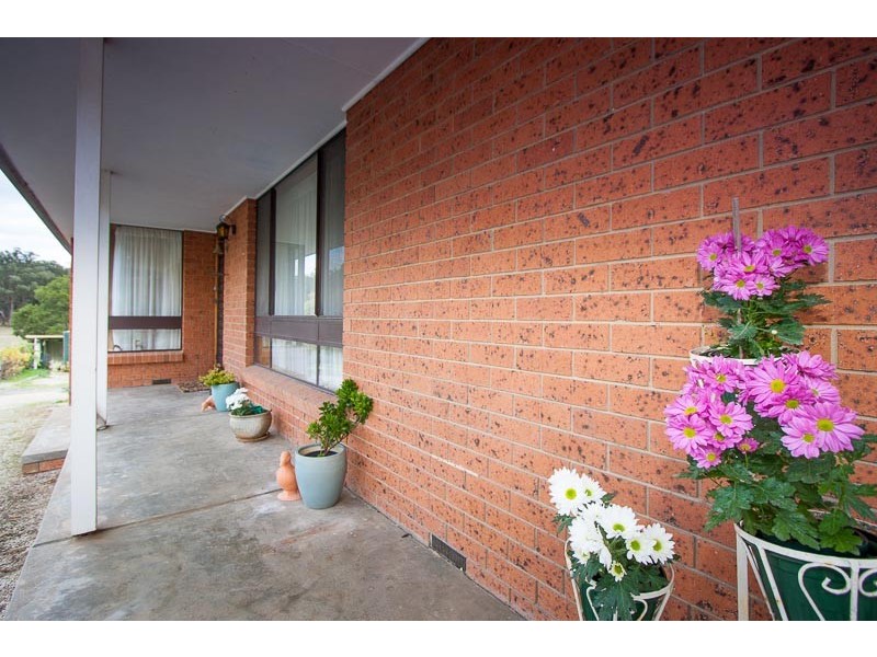 887 Blackforest Drive, Woodend VIC 3442