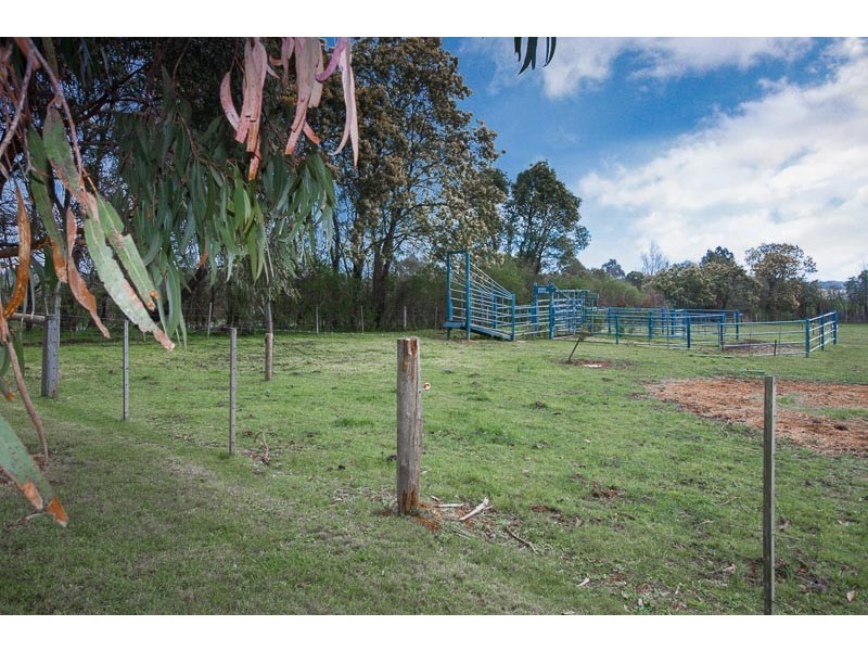 680 Chanters Lane, Tylden VIC 3444