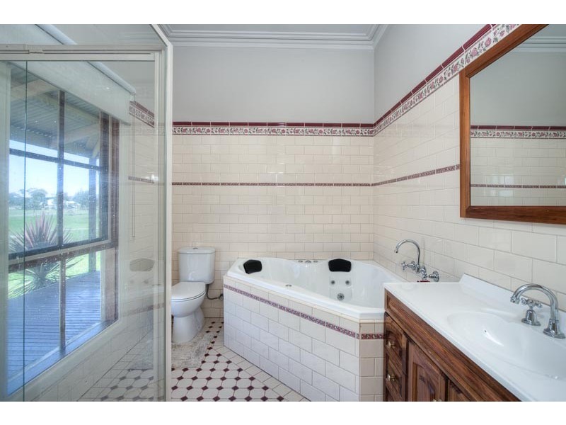 32 King Drive, Lancefield VIC 3435