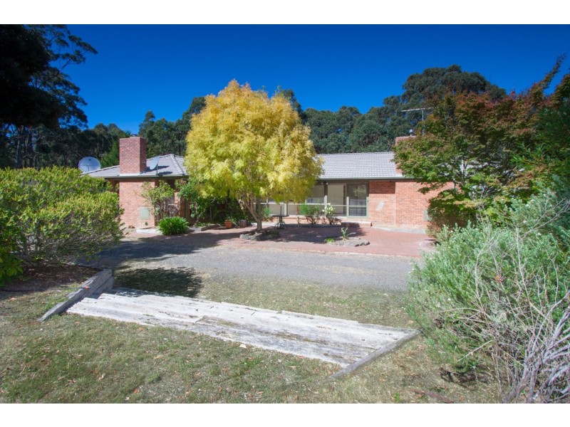 14 Fleming Road, Woodend VIC 3442