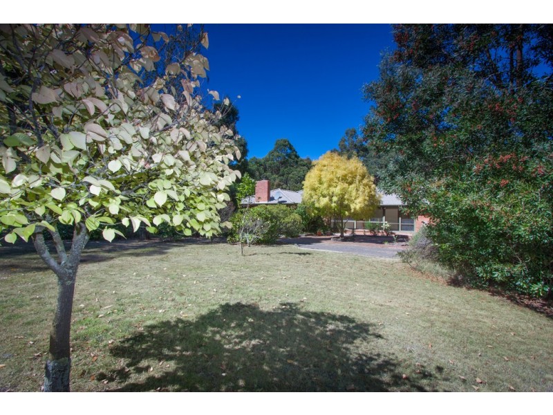 14 Fleming Road, Woodend VIC 3442