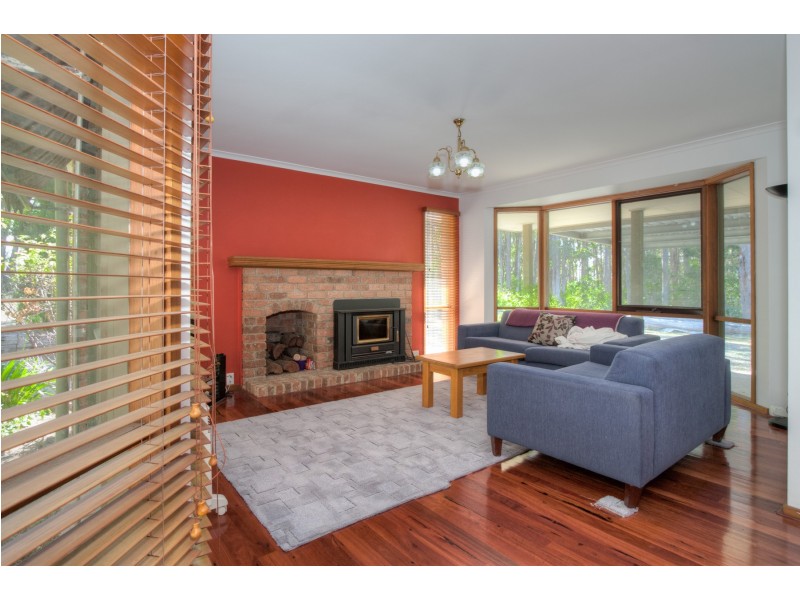 14 Fleming Road, Woodend VIC 3442