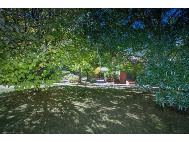 14 Fleming Road, Woodend VIC 3442