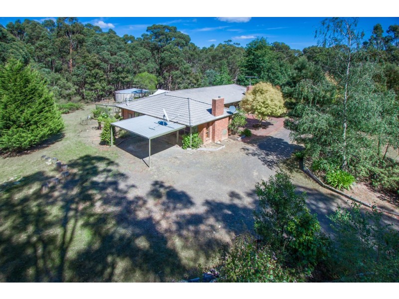 14 Fleming Road, Woodend VIC 3442