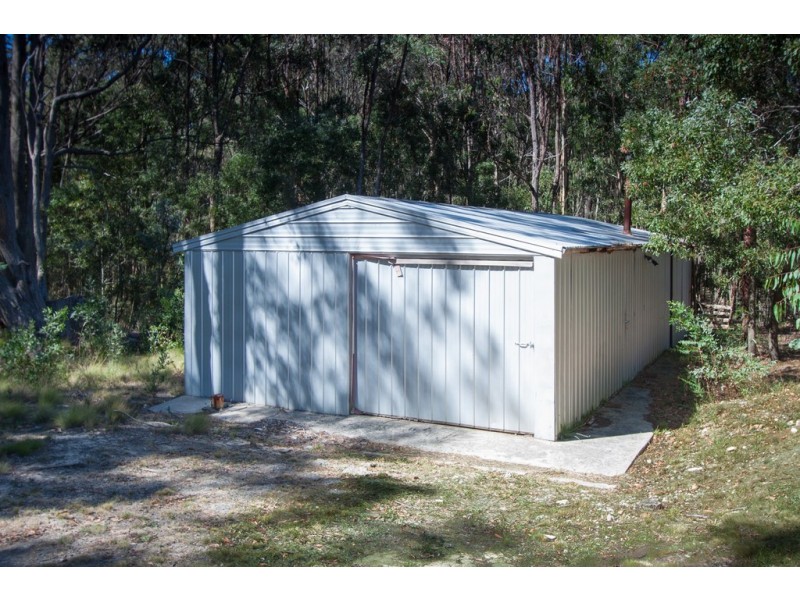 14 Fleming Road, Woodend VIC 3442