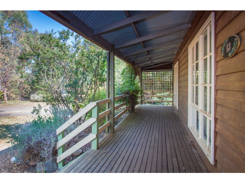 13 Digby Drive, Romsey VIC 3434