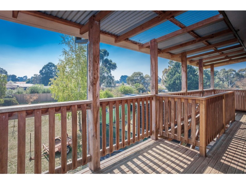 13 Digby Drive, Romsey VIC 3434