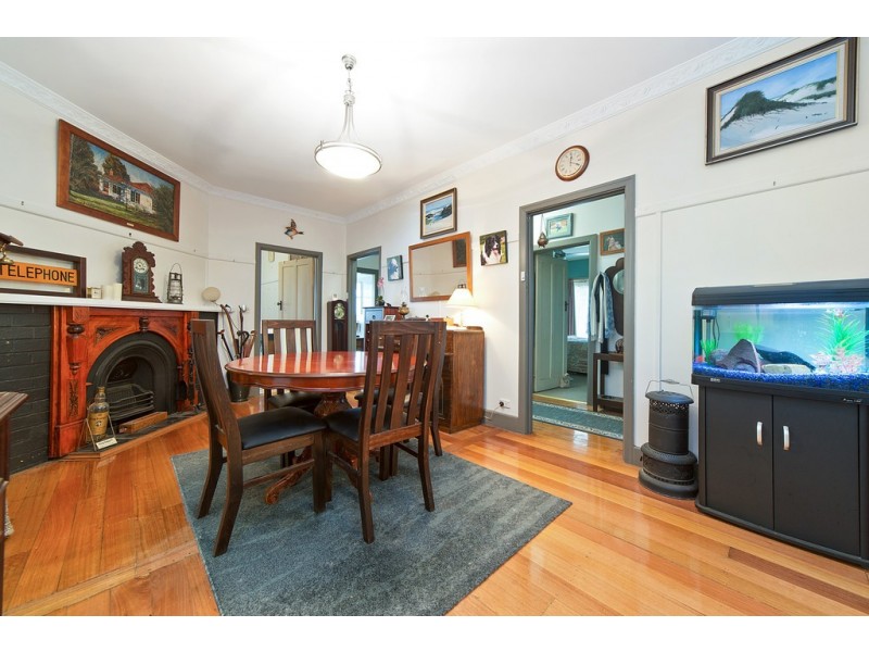 10 Bowen Street, Woodend VIC 3442