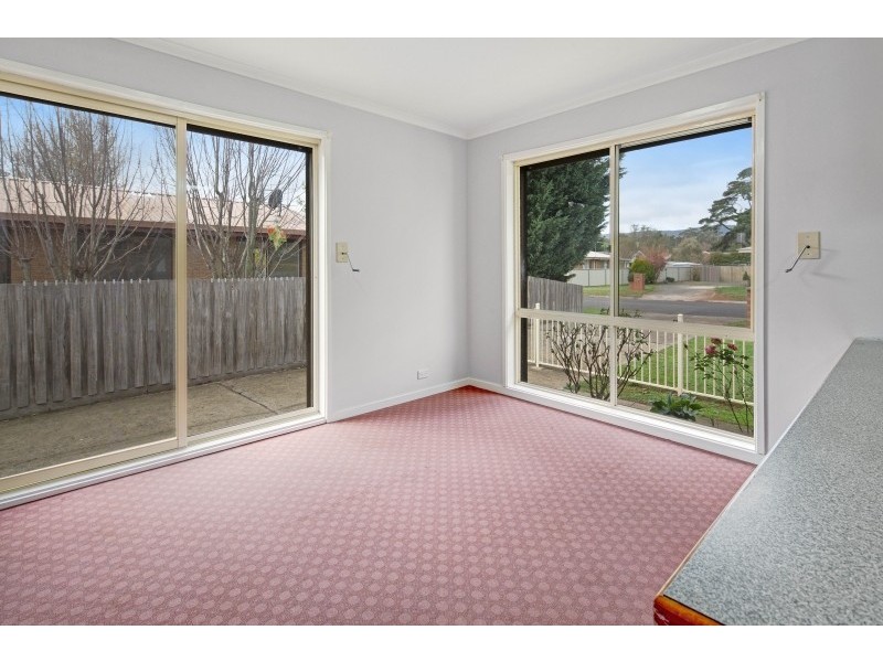 24 Manifold Road, Woodend VIC 3442