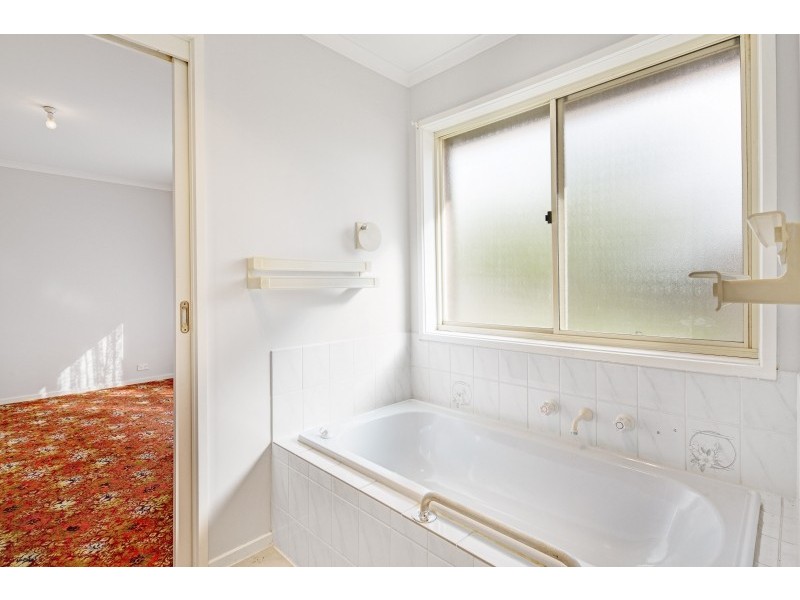 24 Manifold Road, Woodend VIC 3442