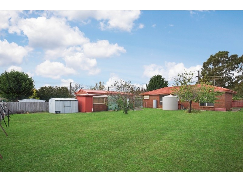 24 Manifold Road, Woodend VIC 3442