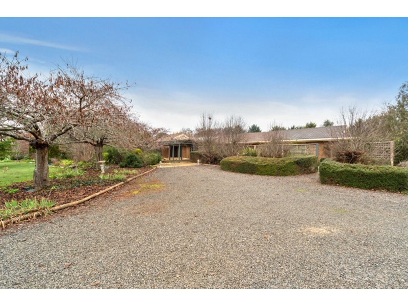 80 Kronks Lane, Woodend VIC 3442