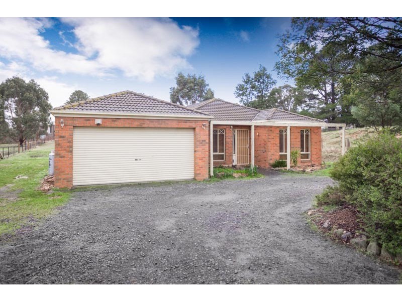 21 Sullivans Road, Woodend VIC 3442
