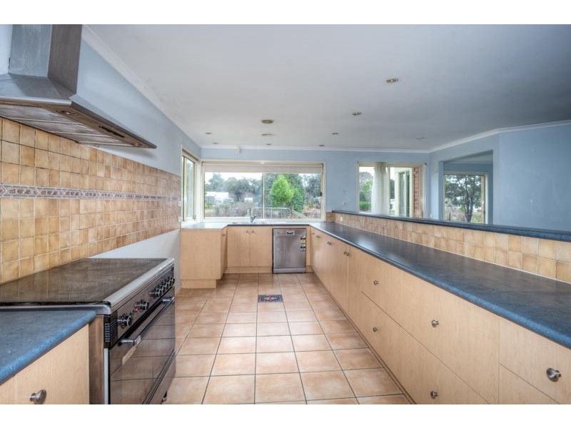 21 Sullivans Road, Woodend VIC 3442