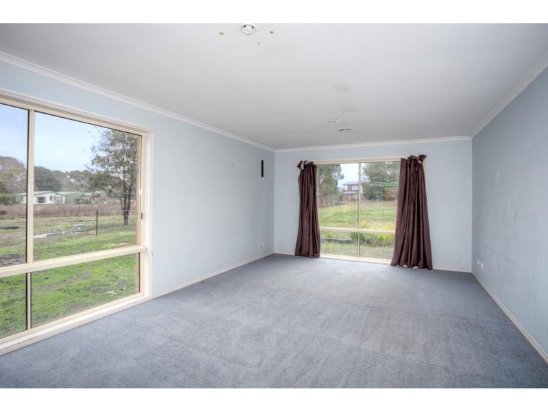 21 Sullivans Road, Woodend VIC 3442