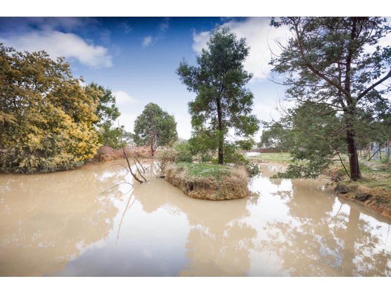 21 Sullivans Road, Woodend VIC 3442