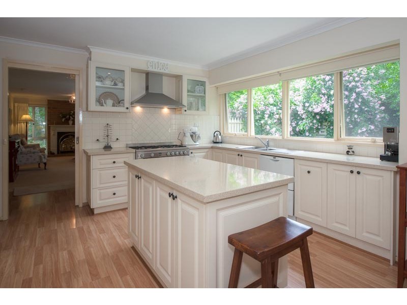 3 Governors Drive, Mount Macedon VIC 3441