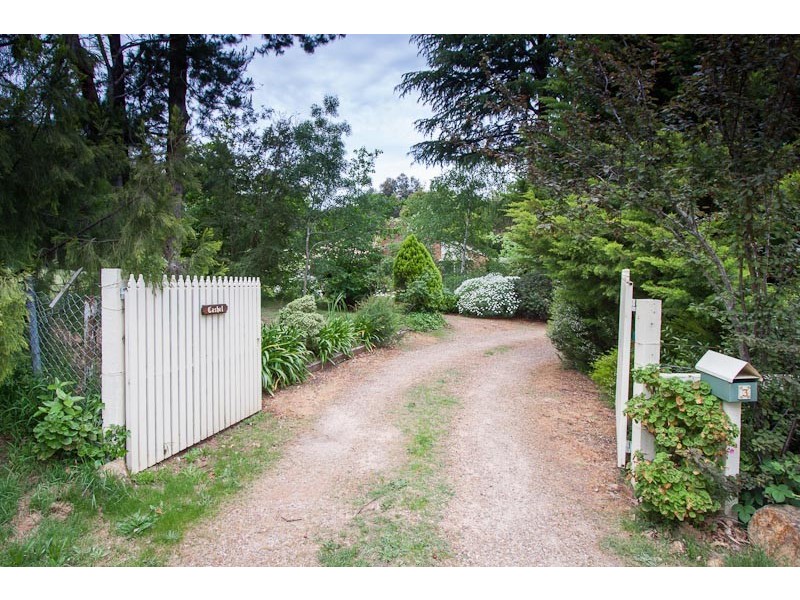 3 Governors Drive, Mount Macedon VIC 3441