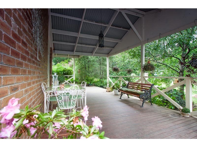 3 Governors Drive, Mount Macedon VIC 3441