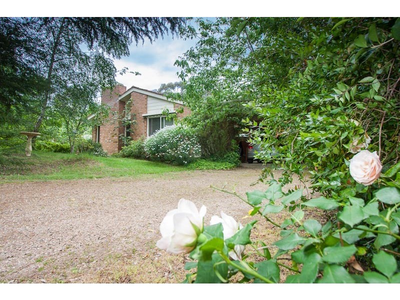 3 Governors Drive, Mount Macedon VIC 3441