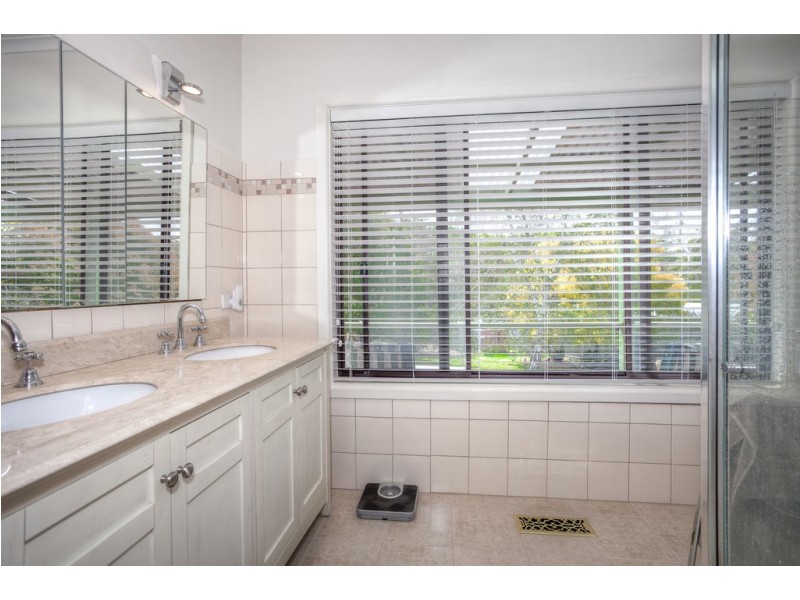 790 Black Range Road, Romsey VIC 3434