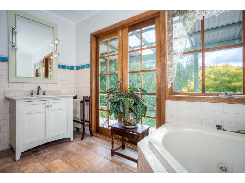 790 Black Range Road, Romsey VIC 3434