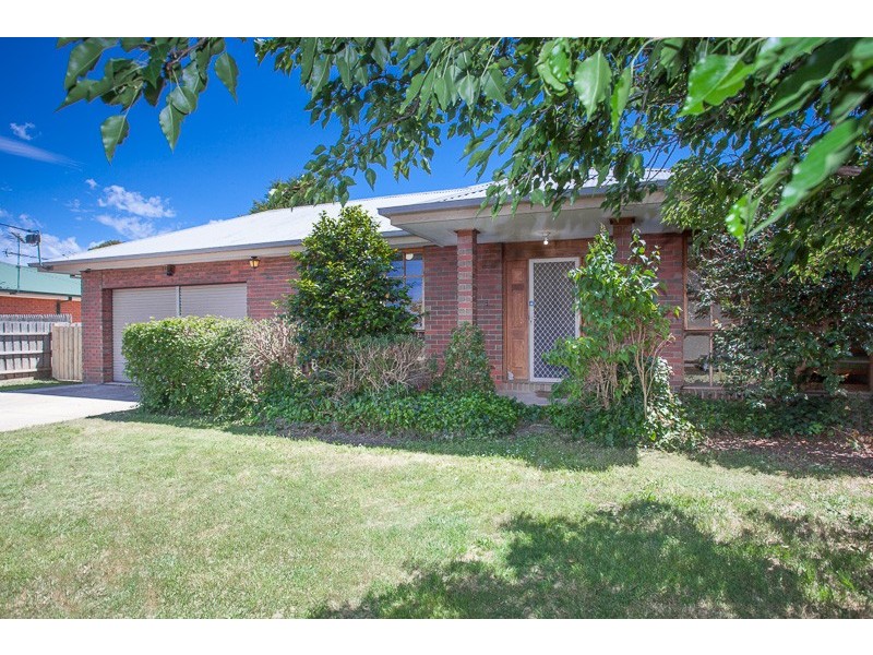 14 Manifold Road, Woodend VIC 3442
