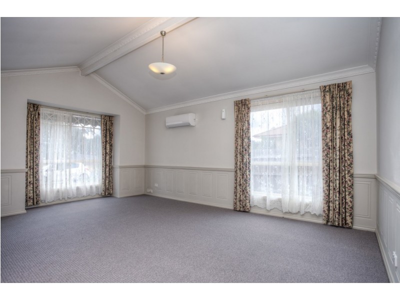 1 Barbara Street, Woodend VIC 3442