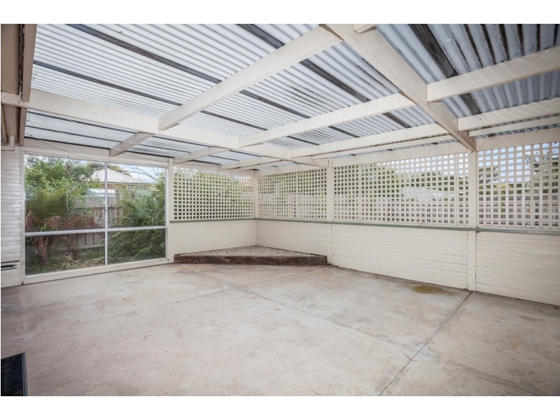 1 Barbara Street, Woodend VIC 3442