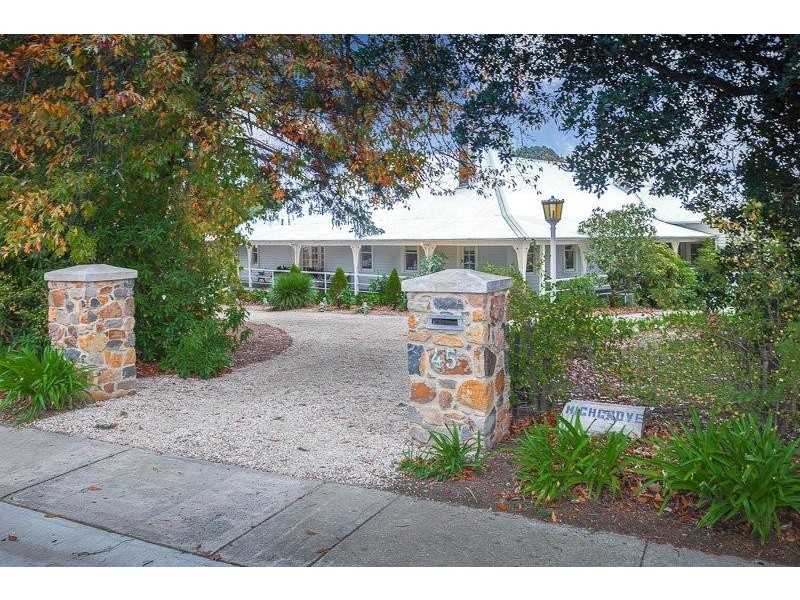 45 High Street, Woodend VIC 3442
