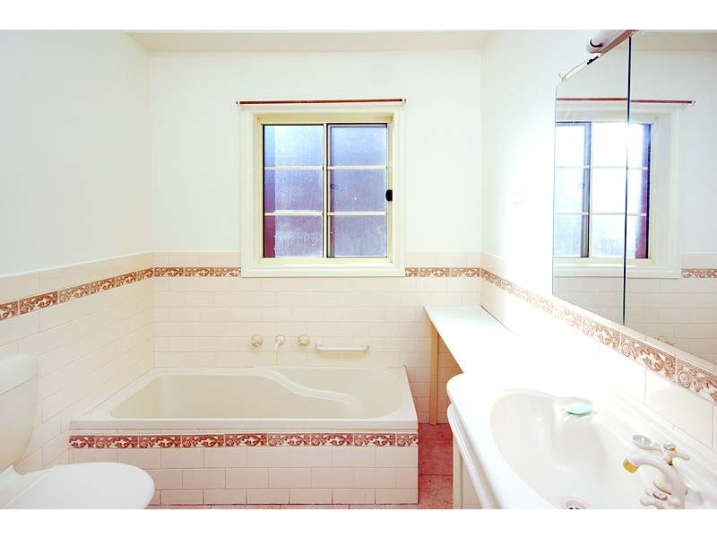 30 Trevannion Street, Glenroy VIC 3046