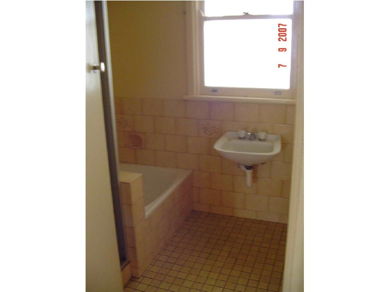 704 Gilbert Road, Preston West VIC 3072