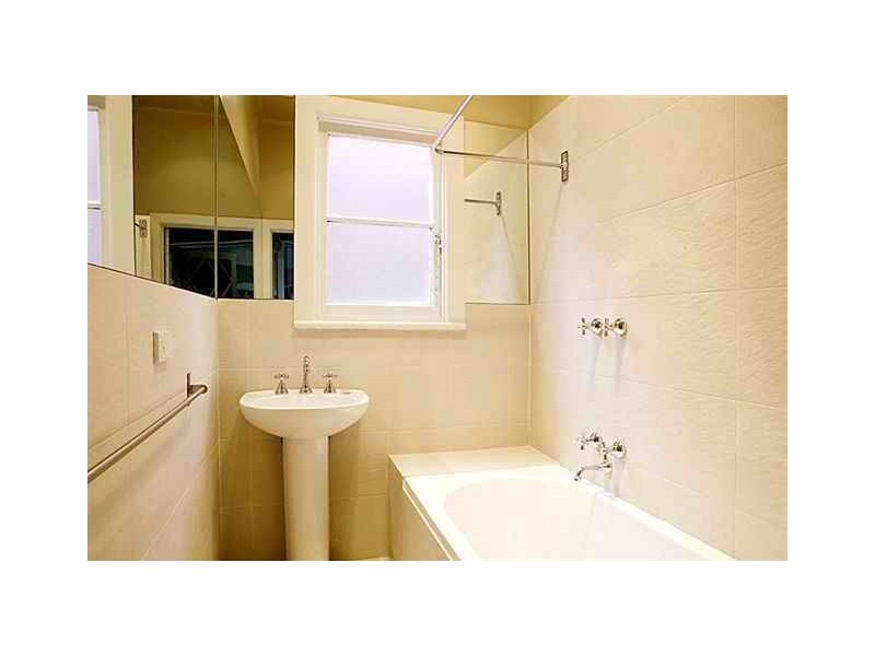 86 Woolton Avenue, Thornbury VIC 3071