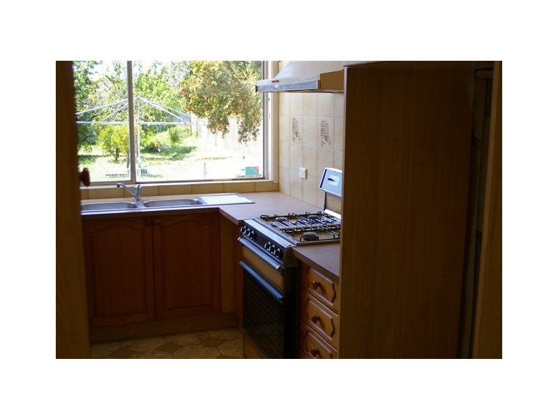 72 Leamington Street, Reservoir VIC 3073