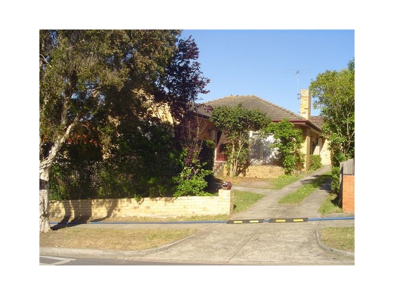 11 Lincoln Drive, Bulleen VIC 3105