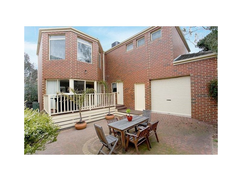 2 Oakhurst Avenue, Heidelberg VIC 3084