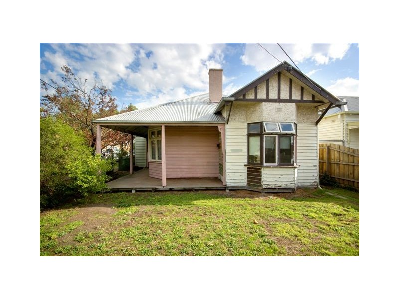 13 Grange Road, Fairfield VIC 3078