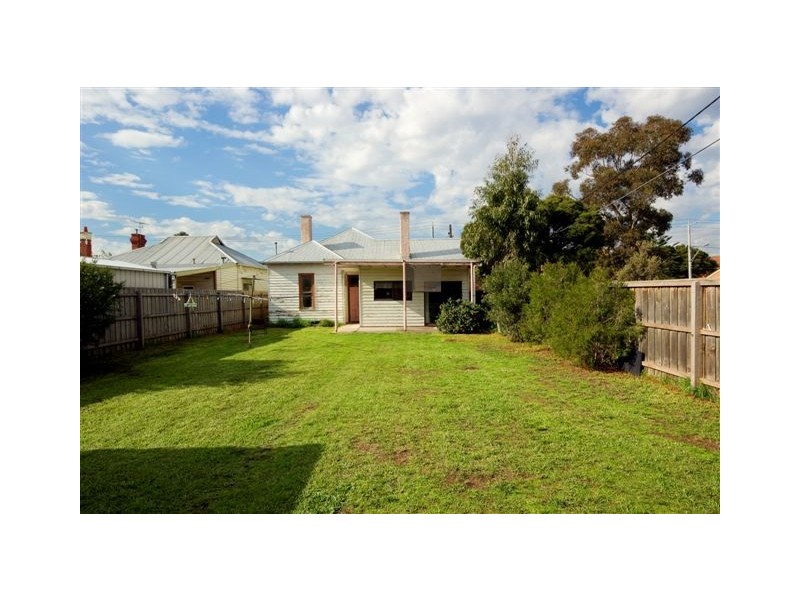 13 Grange Road, Fairfield VIC 3078