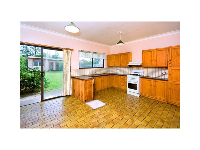 13 Grange Road, Fairfield VIC 3078