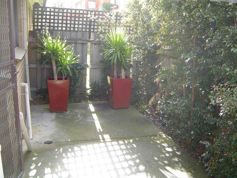 2/79 Flinders Street, Thornbury VIC 3071