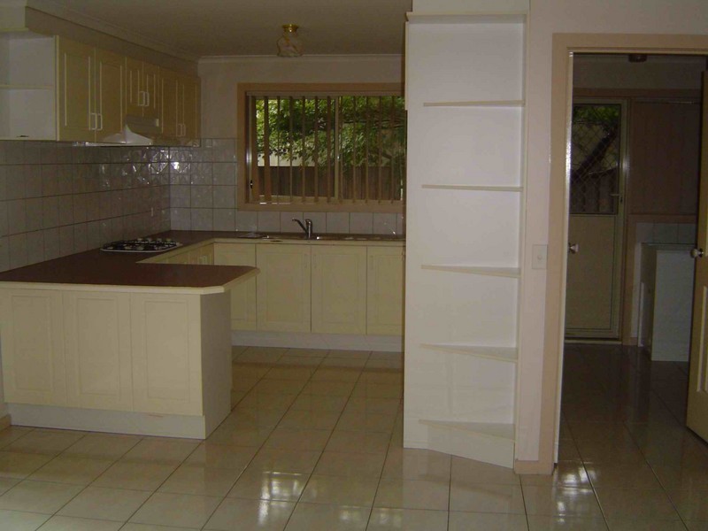 2/1 Dickens Street, Lalor VIC 3075