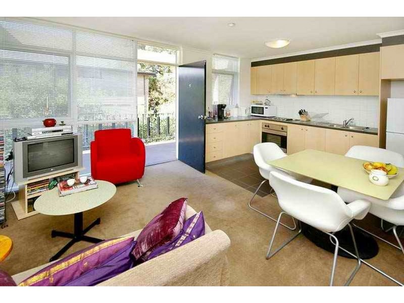 9/5 Christmas Street, Northcote VIC 3070